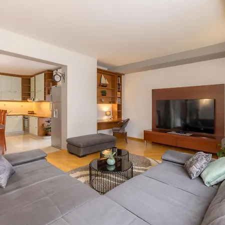 Ps Apartment Split