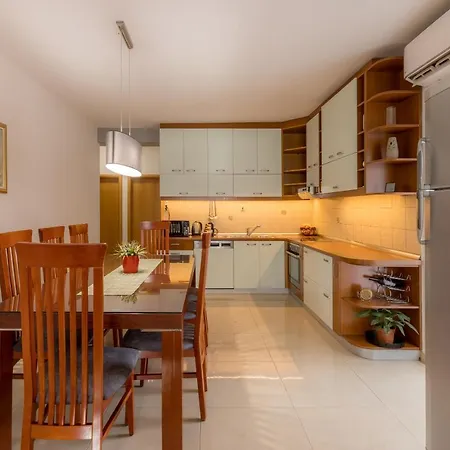 Ps Apartment Split